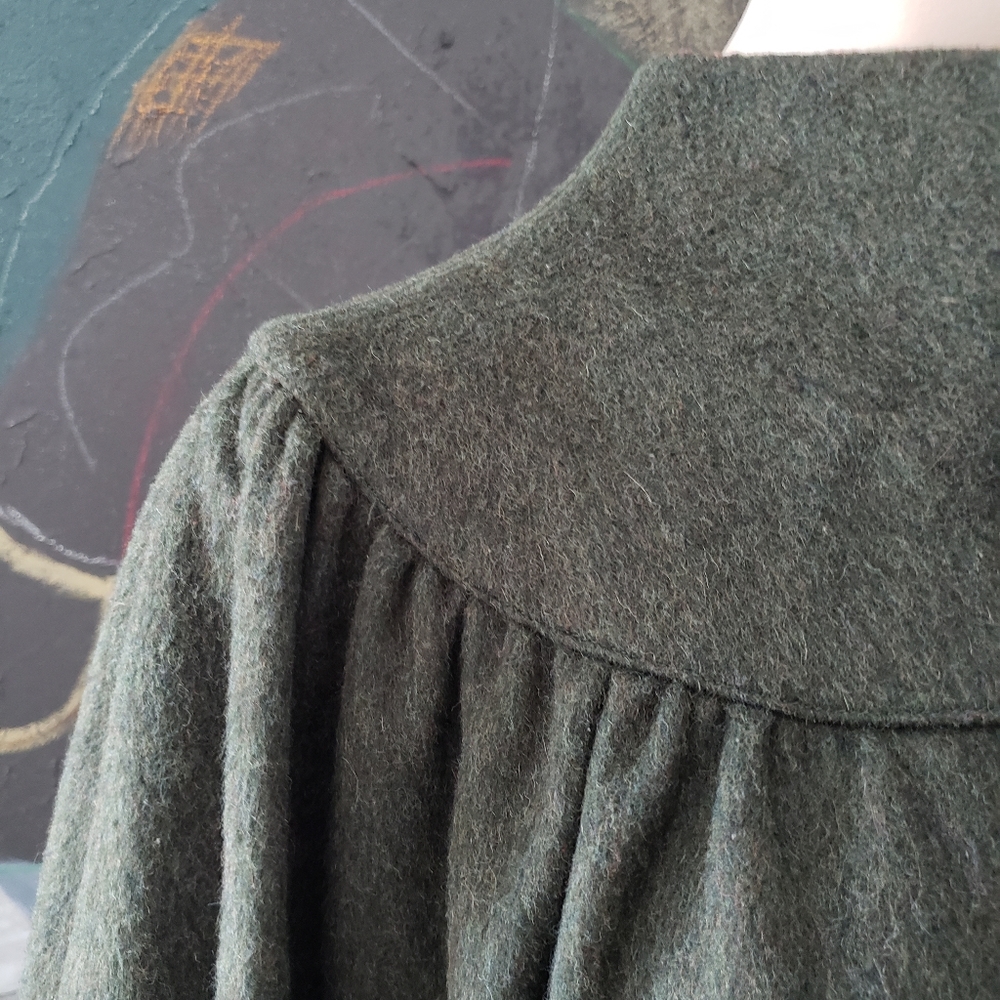 Vintage | Tailored Wool-blend Cape with High Collar - Picture 6 of 16